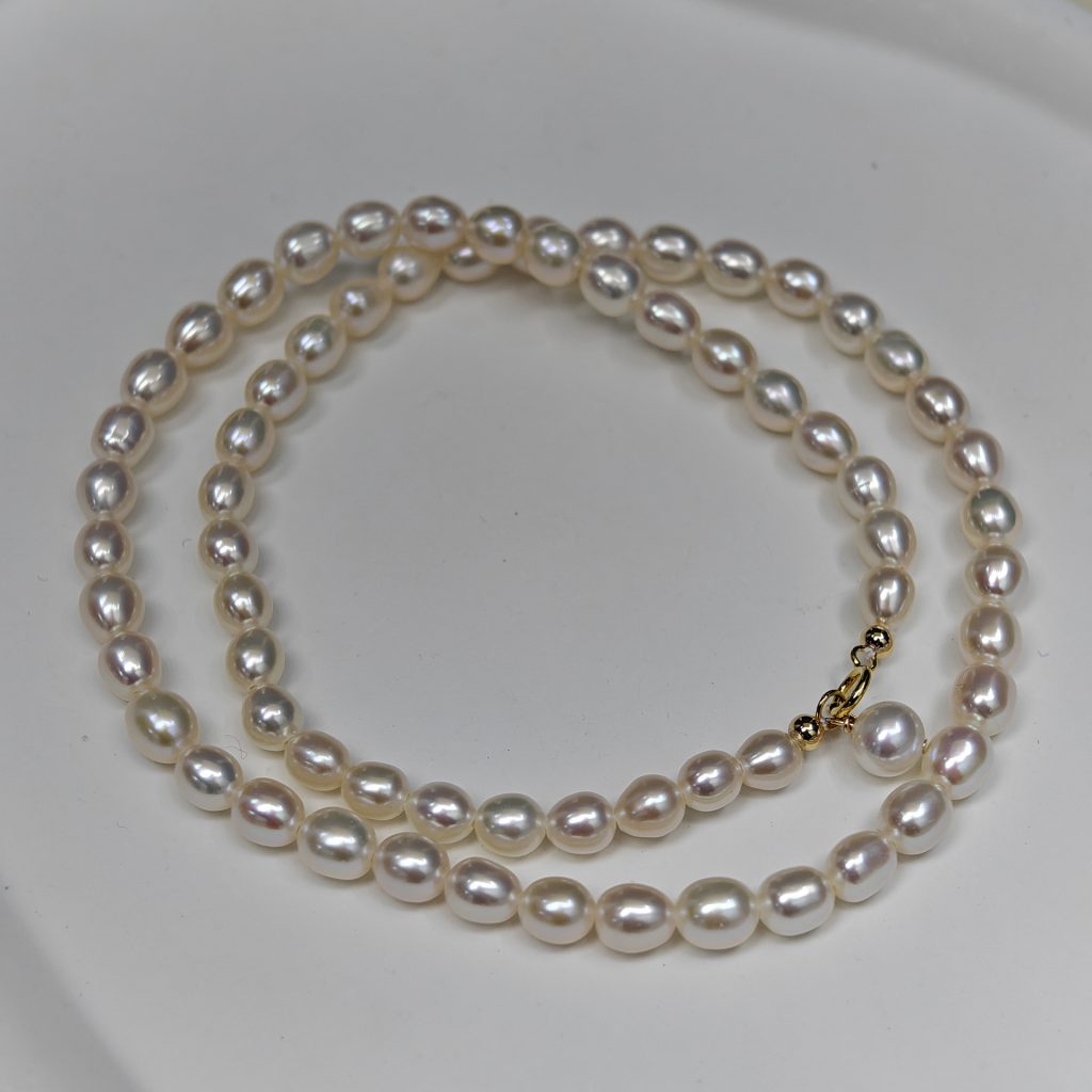 Natural pearl necklace